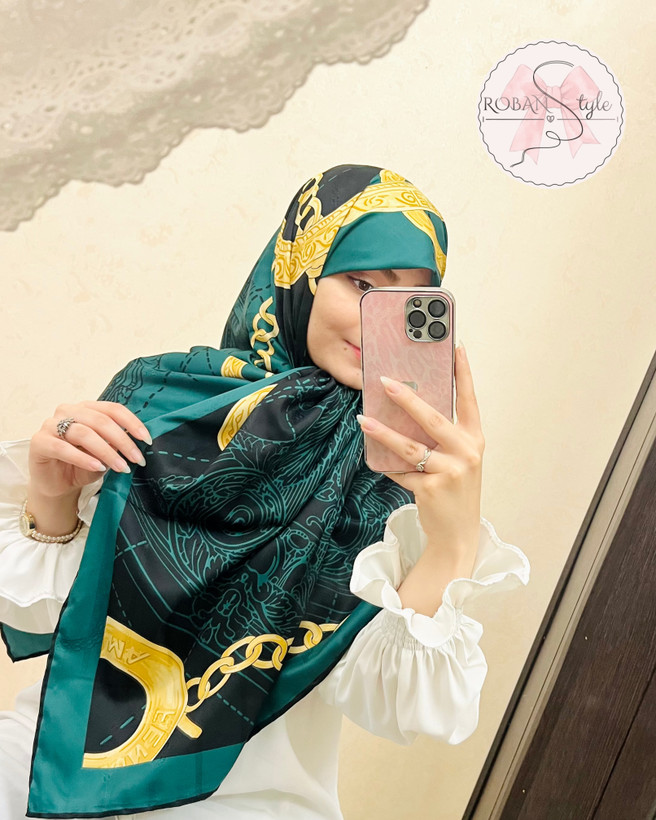 روسری ابریشم ژاکارد لیلیا